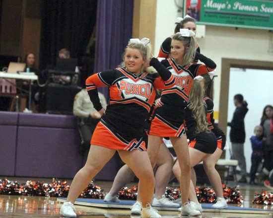 Photo Gallery Bct Cheerleading Performances 12 30 16 Standard Democrat